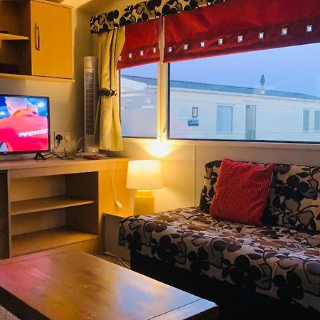 Ct28 Three Bedroom Holiday Home, Close To Heated Pool, Amusements And Beach Fantastic Facilities & Top Rated Holiday Park In North Wales Passes Not Included 拉尔 外观 照片