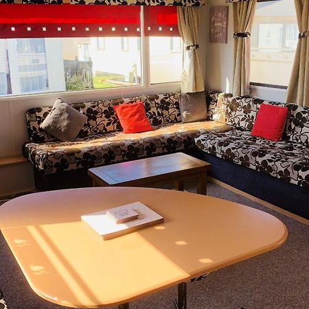 Ct28 Three Bedroom Holiday Home, Close To Heated Pool, Amusements And Beach Fantastic Facilities & Top Rated Holiday Park In North Wales Passes Not Included 拉尔 外观 照片